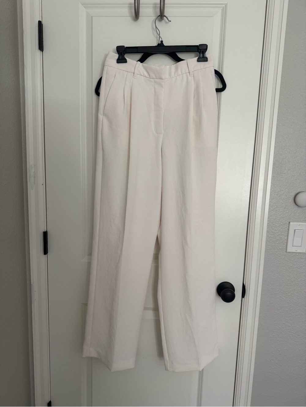 Aritzia Effortless Pant in Light Birch
